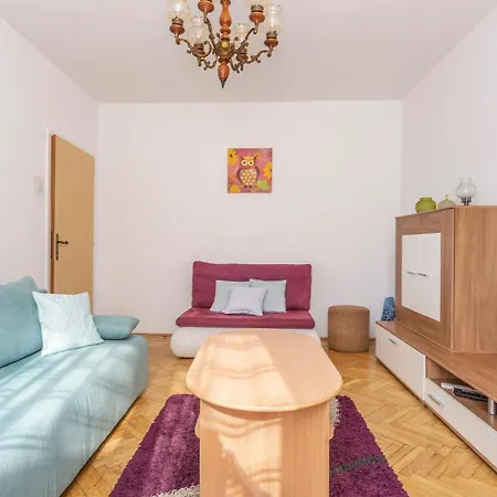Σπίτι διακοπών 2 Bedroom Stunning In Omišalj
